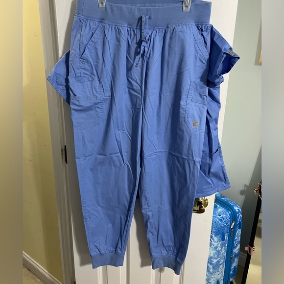 Size Large, Ceil blue scrub set - Picture 2 of 2